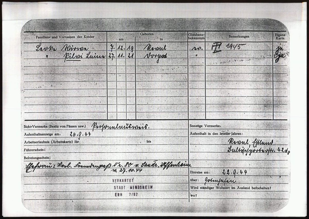 The back of the Leoke family’s Windsheim registration card, listing the daughters Virve and Pilvi and the family’s entry into Germany through Gotenhafen on 22 S