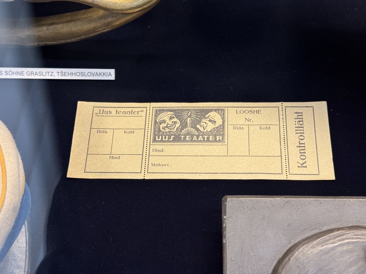 Uus teater ticket