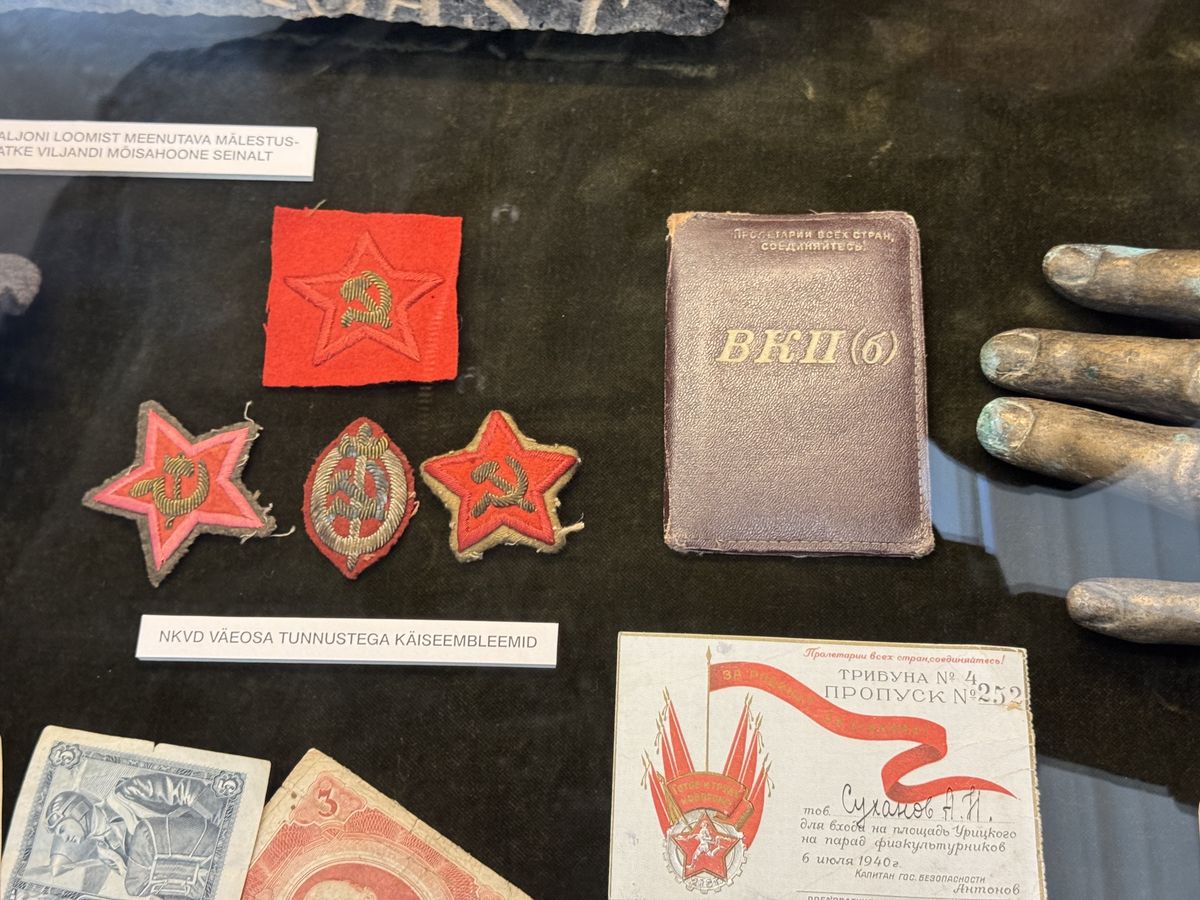 Viljandi Museum display, set 2 no. 4