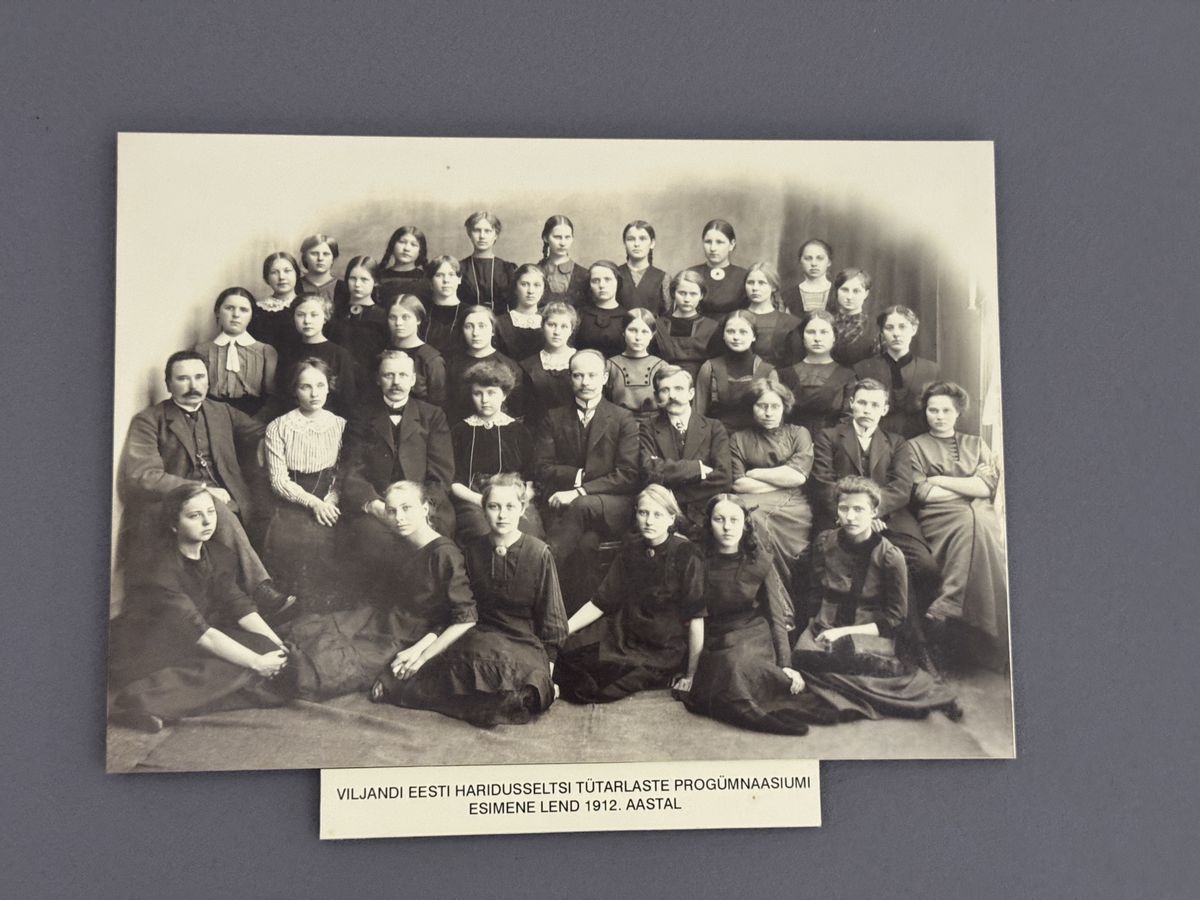 Viljandi Museum display, set 2 no. 19: Girls progymnasium first class 1912