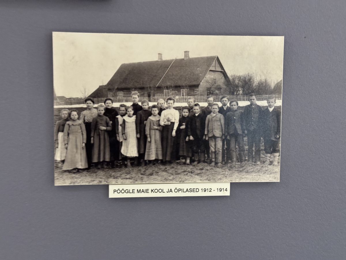 Viljandi Museum display, set 3 no. 4