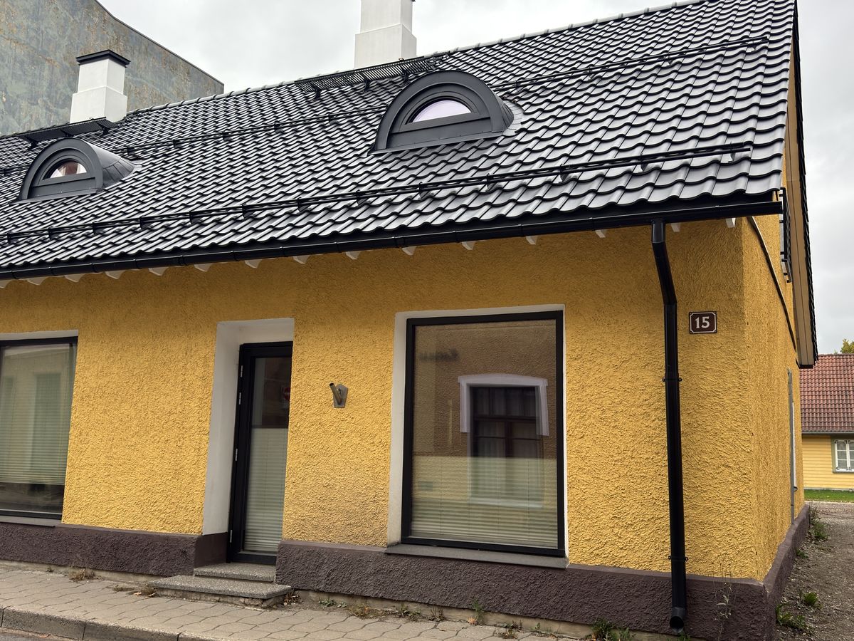 Viljandi Tartu 15: yellow house