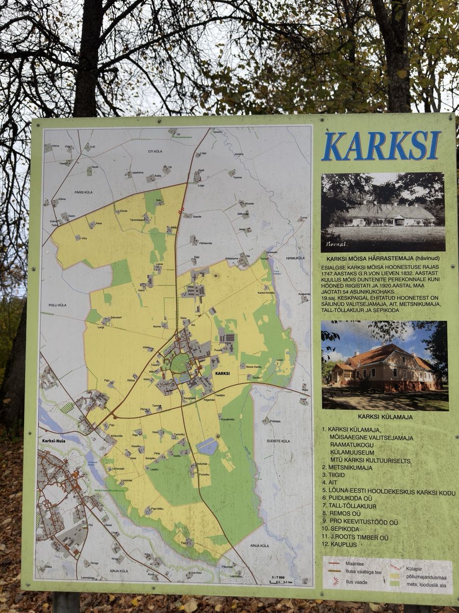 Karksi village information board: map