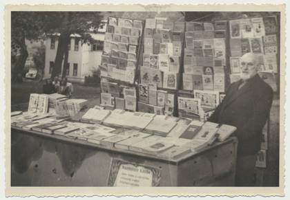 Jaan Leoke selling books c1950: VMF 75 F 725